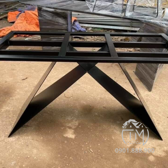 Bàn Ăn Chân Sắt TM02