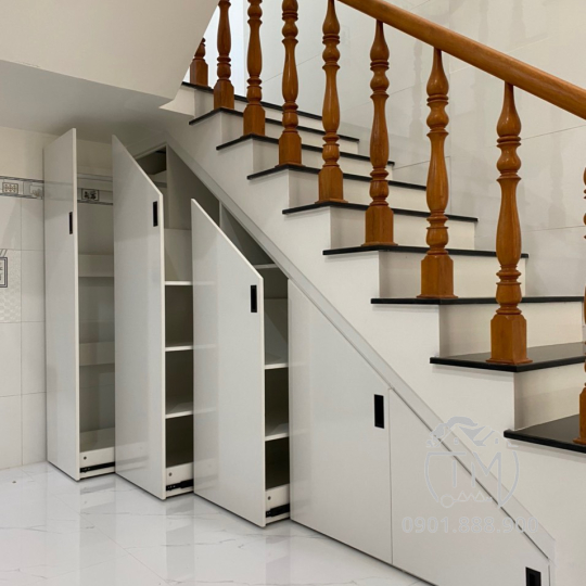 Kệ Góc Cầu Thang TM03